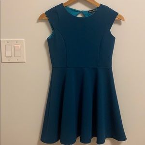 Girl’s dress